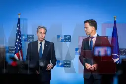 Mark Rute dhe Entoni Blinken (NATO)